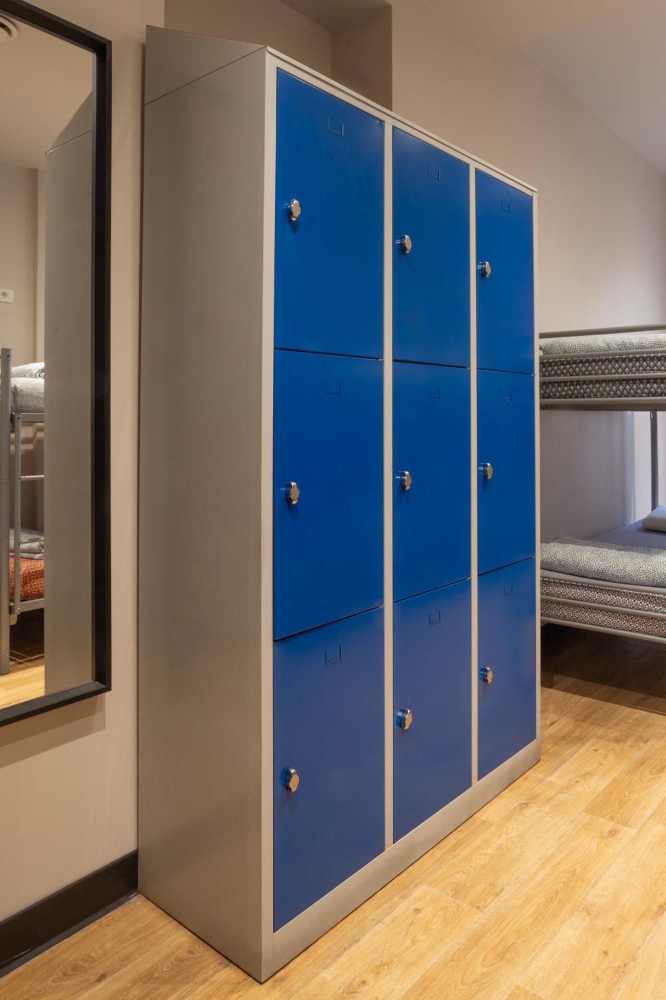 Saint Exupery Albergue *